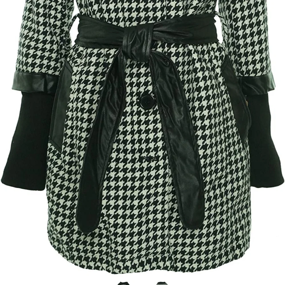Black & White Coat - Picture 2 of 11